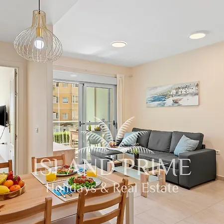 Relaxing In Golf Del Sur Cnd15