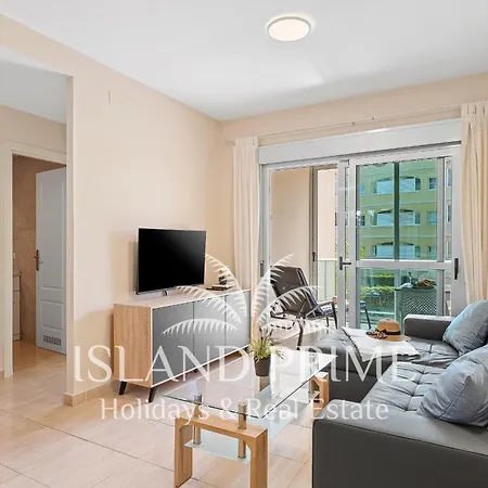 Relaxing In Golf Del Sur Cnd15